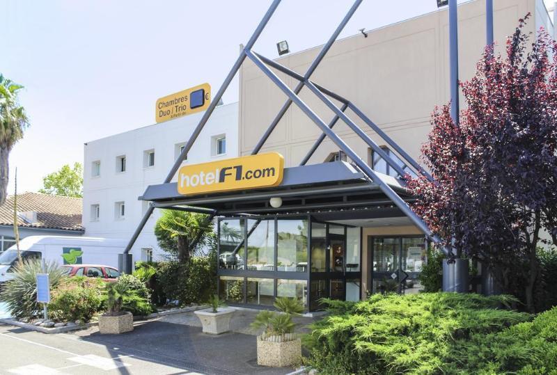 Hotelf1 Nemours Exterior foto